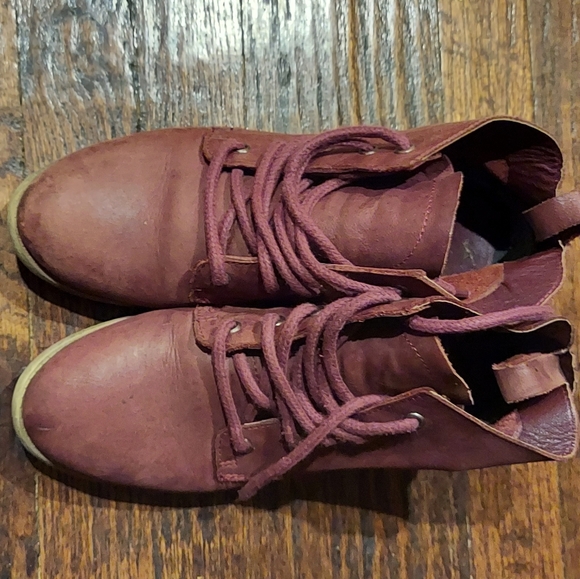 FINAL PRICE🔥Steve Madden Lace Color burgundy 👢 boot - Picture 3 of 15